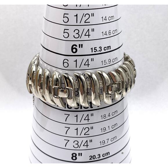 MONET Vintage Bracelet Silver Tone Fold Over Clasp Safety Chain 6.75” Estate - Picture 8 of 8